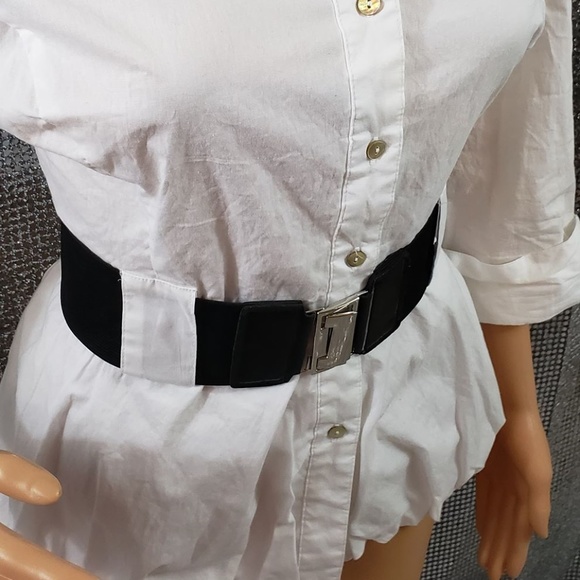 Classic White Buttonup Blouse w Elastic Black Belt - Picture 3 of 4
